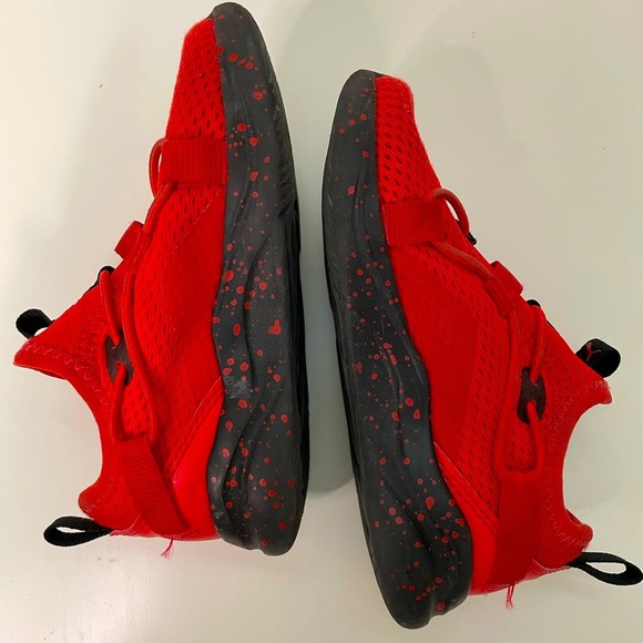 PUMA Kids Red Athletic Shoes - Size 9C - Picture 4 of 9